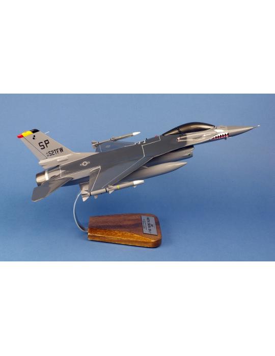 MAQUETTE BOIS F-16 FIGHTING FALCON 52ND TFW USAF