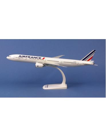 MAQUETTE PLASTIQUE BOEING 777-300 ER F-GSQJ "STRASBOURG"
