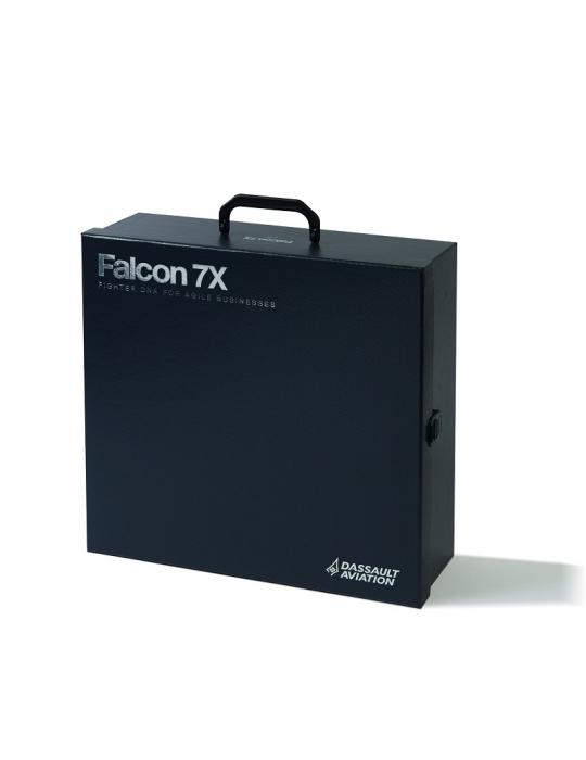 MAQUETTE METAL FALCON 7X 1/72