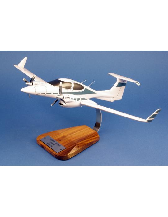 MAQUETTE BOIS DIAMOND DA42 TWIN STAR