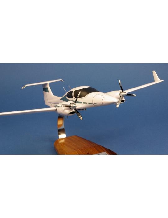 MAQUETTE BOIS DIAMOND DA42 TWIN STAR