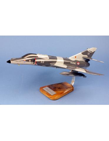 MAQUETTE BOIS SUPER ETENDARD FLOTILLE 11F 1/32 ème :Un hommage artisanal à l'aviation navale française