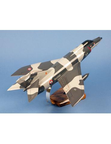 MAQUETTE BOIS SUPER ETENDARD FLOTILLE 11F 1/32 ème :Un hommage artisanal à l'aviation navale française
