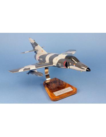 MAQUETTE BOIS SUPER ETENDARD FLOTILLE 11F 1/32 ème :Un hommage artisanal à l'aviation navale française