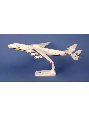 MAQUETTE PLASTIQUE ANTONOV AIRLINES ANTONOV AN 225 "mriya" UR82060- 1/250