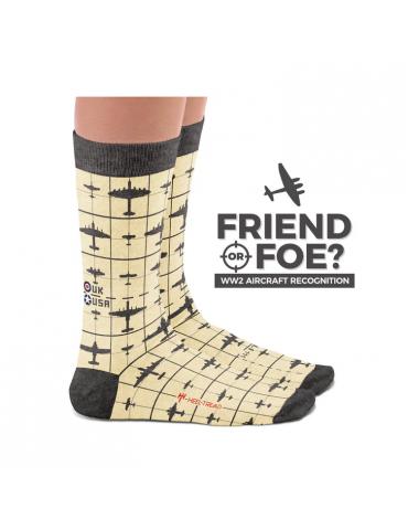 PAIRE DE CHAUSSETTES AMI OU ENNEMI