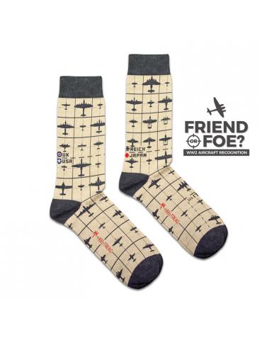 PAIRE DE CHAUSSETTES AMI OU ENNEMI