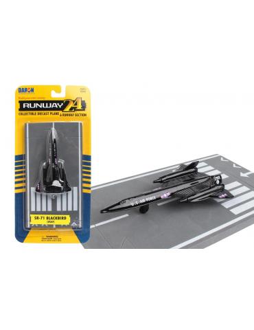 MAQUETTE METAL JOUET SR71 BLACKBIRD RUNWAY 24